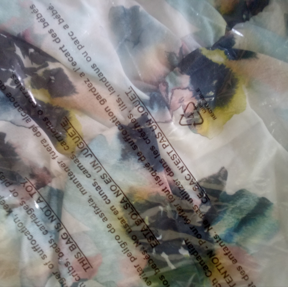 Torrid Floral Stretch Mesh Crew Neck Ruched Top 3X NEW IN PACKAGING - Picture 10 of 11